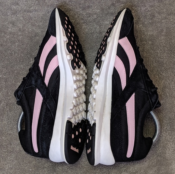 Reebok Classics - Picture 7 of 7